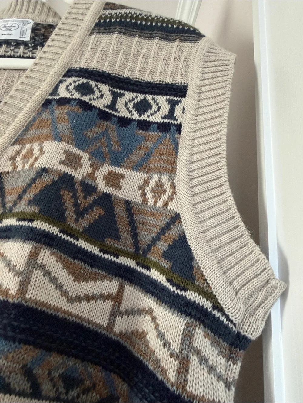 Gordon 1952 Fair Isle Knit Sweater Vest Beige  Blue Brown Pattern size M/L